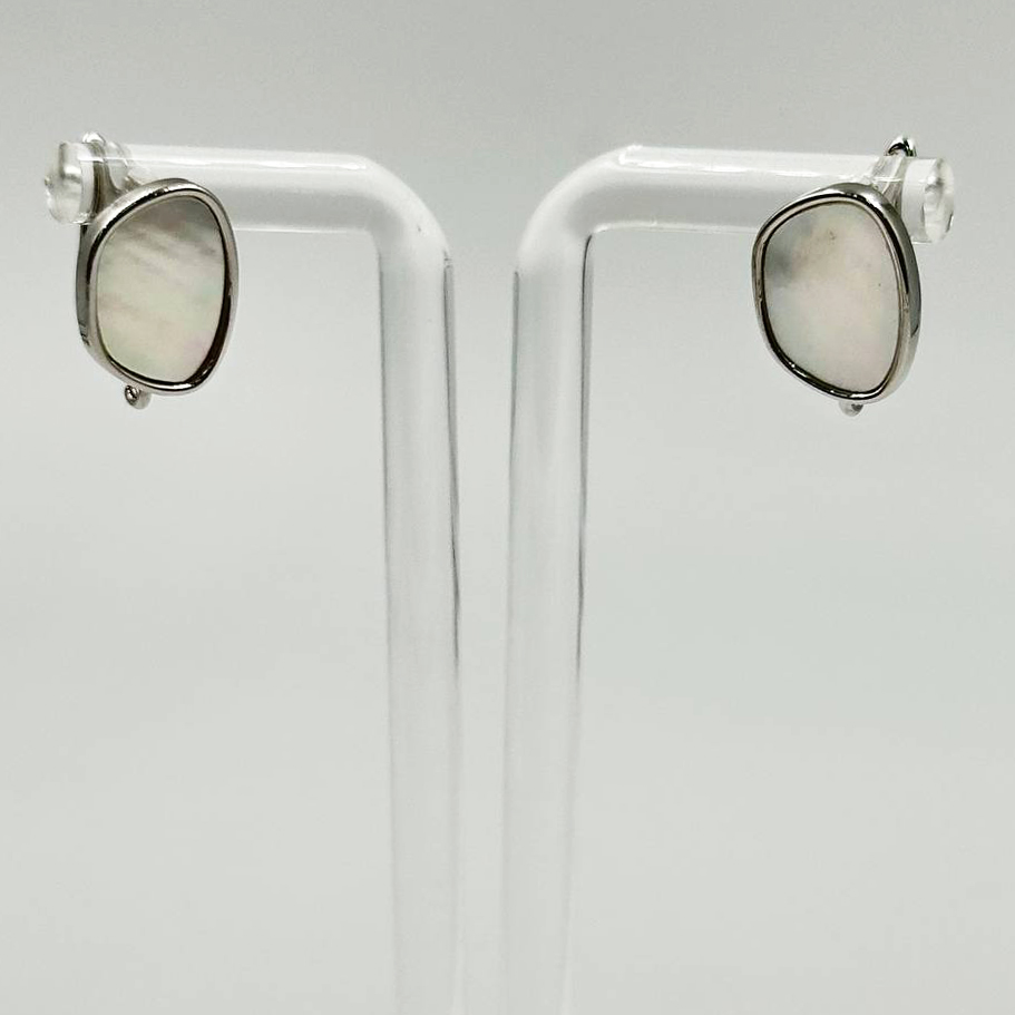 Швензы с натуральным перламутром  размер 13*10мм цвет серебро